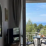 Spacious Family Apartment Near The Beach