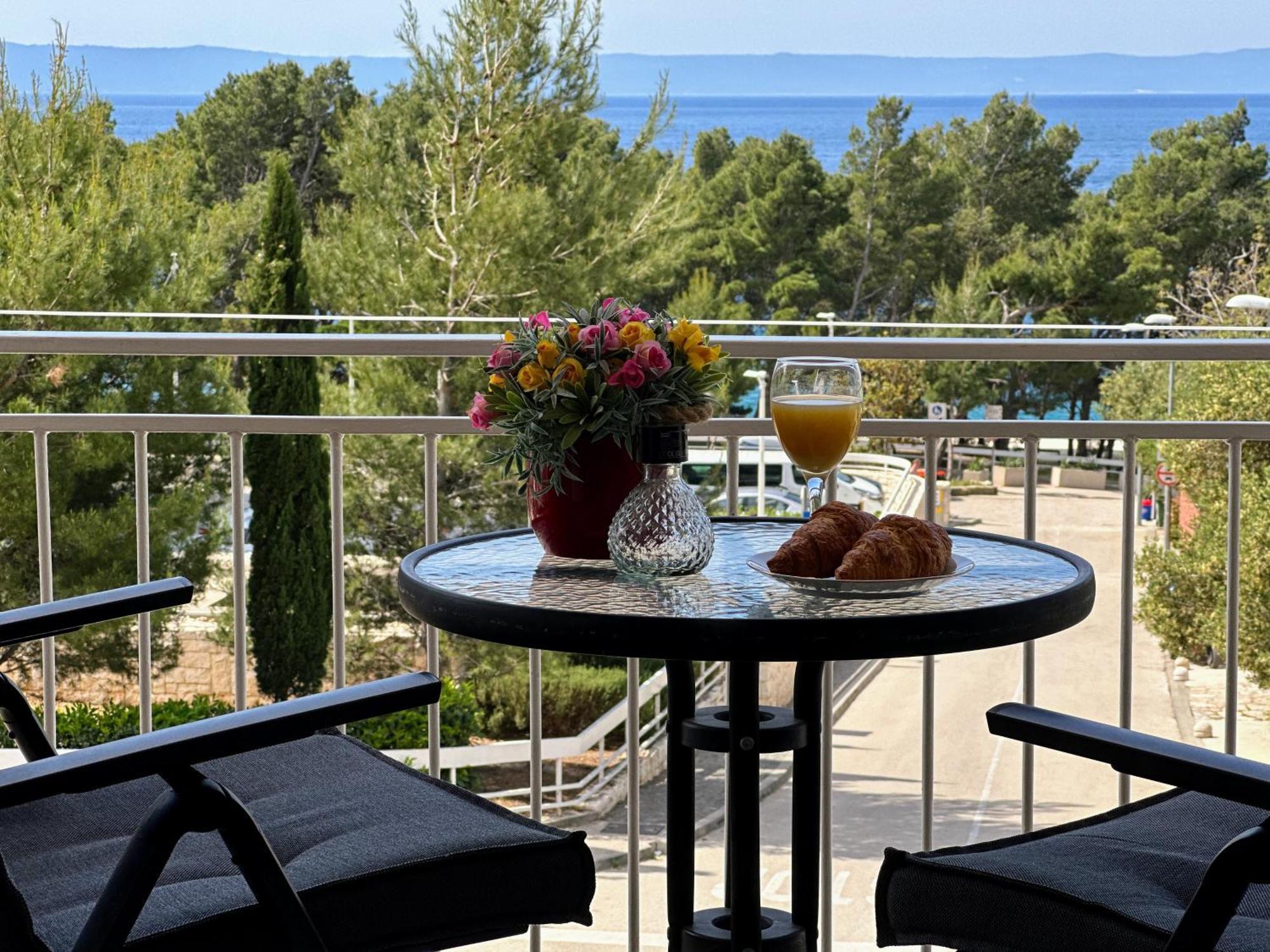 Apartment Spacious Family Near The Makarska